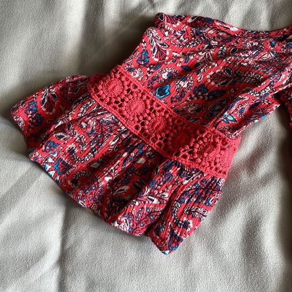 Patterned, open shoulder loose top - Picture 2 of 6